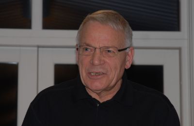Den afgÃƒÂ¥ende formand for dispositionsfonden aflÃƒÂ¦gger sin sidste beretning i denne omgang. Formandskabet bliver i Team Torsdag, da Finn Jensen overtager formandsposten.
Foto: Peter Laubek

